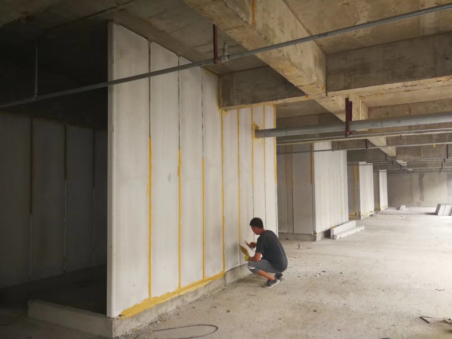 蚌埠无机发泡轻骨料混凝土隔墙板施工技术性能研究